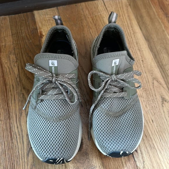 New Balance Memory Sole Sneakers - Picture 2 of 4